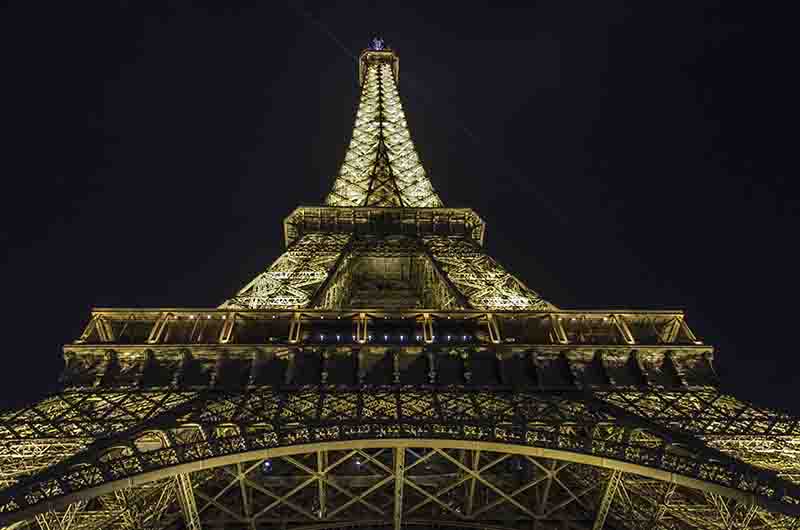 20 - Francia - Paris - torre Eiffel - imagen nocturna.jpg
